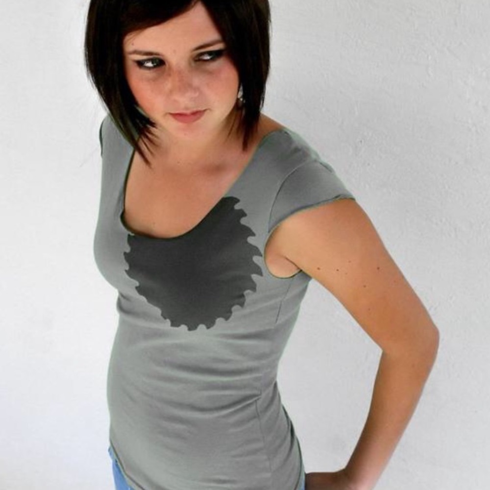 NWOT Saw Blade Print Shirt w/Cap Sleeves - Grey